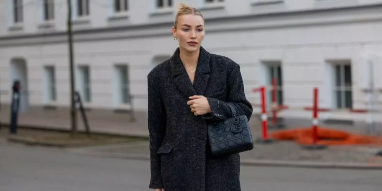 What to Wear for Jury Duty in California